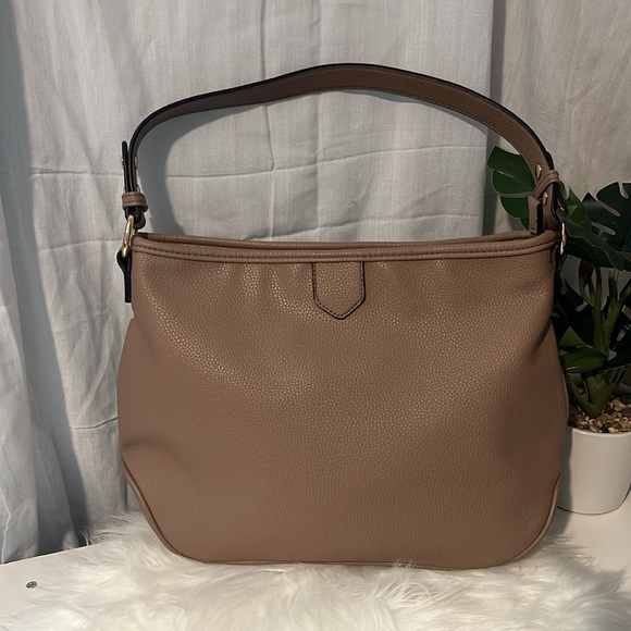 Montana West Pebbled Leather - Picture 2 of 7